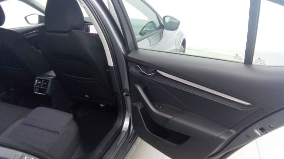 Skoda Octavia Octavia 1.0 TSI mHEV e-TEC 110 ch DSG7 Ambition Gris Graphite