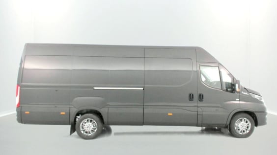 Iveco Daily Daily 35S16A8 4100 2.3 156ch 16m³ Hi-Matic Noir