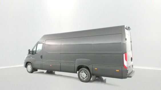 Iveco Daily Daily 35S16A8 4100 2.3 156ch 16m³ Hi-Matic Noir