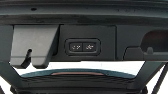 Volvo XC60 T6 Recharge AWD 253 ch + 87 ch Geartronic 8 R-Design Bleu Denim