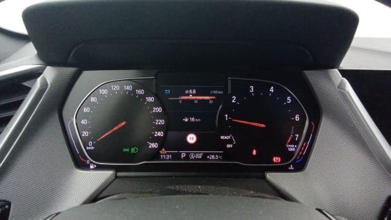 BMW Serie 1 F40 116i 109 ch DKG7 Business Design Glaciersilber