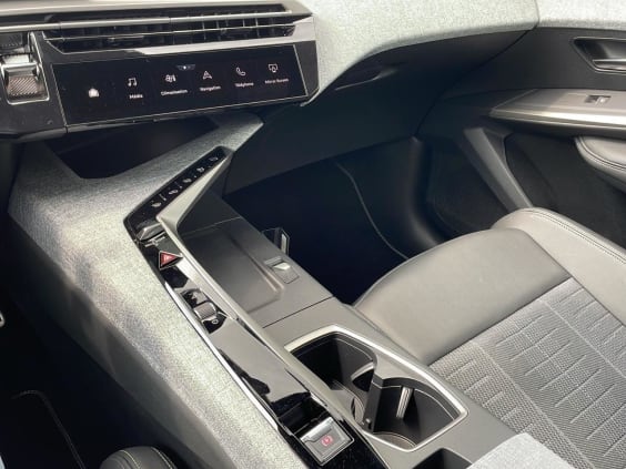 Peugeot 3008 Hybrid 145 gt e-dcs6 Bleu Obsession