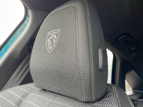 Peugeot 3008 Hybrid 145 gt e-dcs6 Bleu Obsession