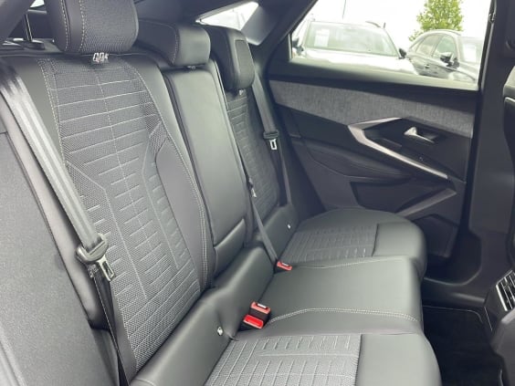 Peugeot 3008 Hybrid 145 gt e-dcs6 Bleu Obsession