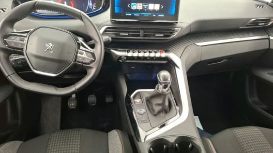 Peugeot 3008 Puretech 130ch S&S BVM6 Active Rouge Ultimate