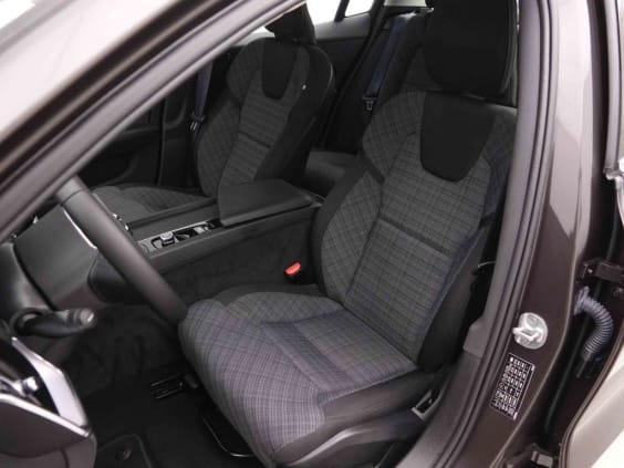 Volvo S60 2.0 MHEV 197 Core Gris