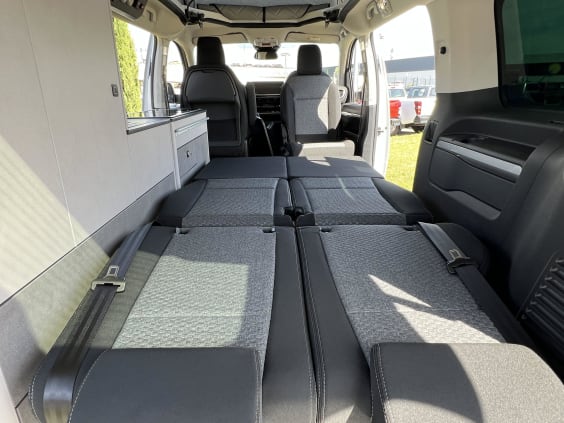 Pössl CAMPSTER PEUGEOT TRAVELLER - 2.0 L - - 180 CV - EAT8 Blanc