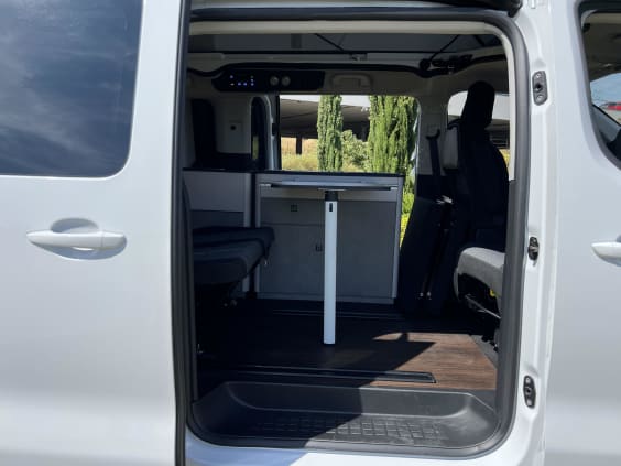 Pössl CAMPSTER PEUGEOT TRAVELLER - 2.0 L - - 180 CV - EAT8 Blanc