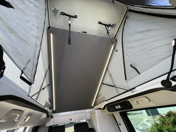 Pössl CAMPSTER PEUGEOT TRAVELLER - 2.0 L - - 180 CV - EAT8 Blanc