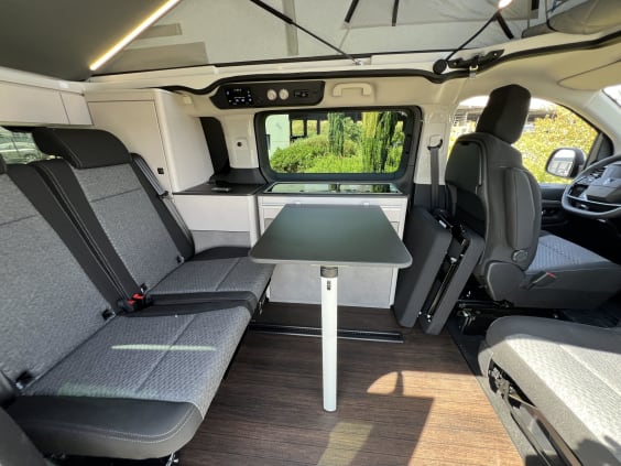 Pössl CAMPSTER PEUGEOT TRAVELLER - 2.0 L - - 180 CV - EAT8 Blanc