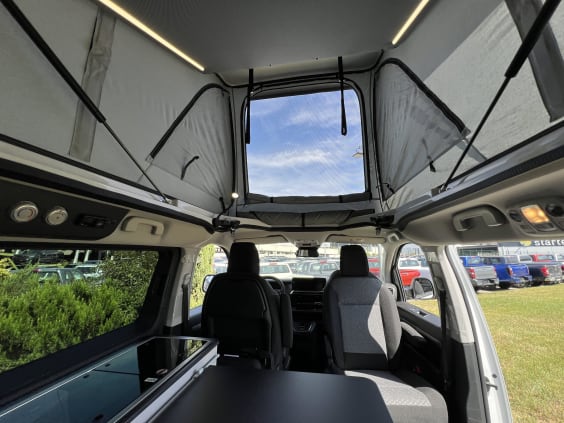 Pössl CAMPSTER PEUGEOT TRAVELLER - 2.0 L - - 180 CV - EAT8 Blanc
