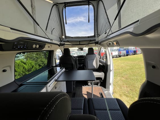 Pössl CAMPSTER PEUGEOT TRAVELLER - 2.0 L - - 180 CV - EAT8 Blanc