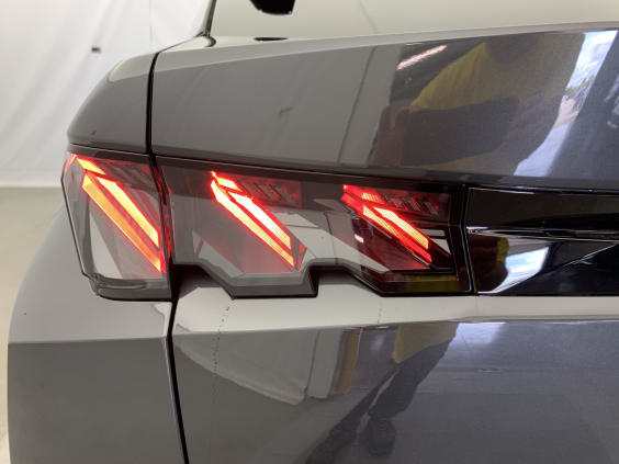 Peugeot 3008 Hybrid 145 e-DCS6 GT Gris Titane / Toit Noir