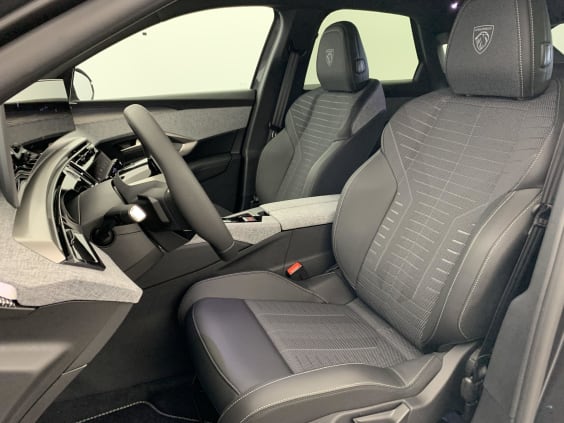 Peugeot 3008 Hybrid 145 e-DCS6 GT Gris Titane / Toit Noir
