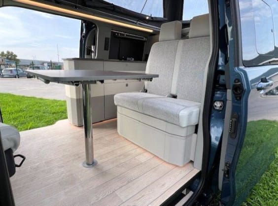 Westfalia KELSEY NOUVEAU FORD TRANSIT CUSTOM 136 Cv BVA Gris Magnetic 