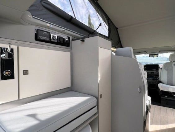 Westfalia KELSEY NOUVEAU FORD TRANSIT CUSTOM 136 Cv BVA Gris Magnetic 