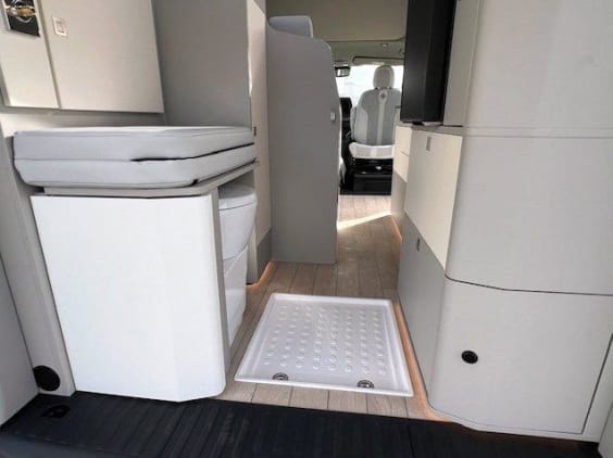 Westfalia KELSEY NOUVEAU FORD TRANSIT CUSTOM 136 Cv BVA Gris Magnetic 