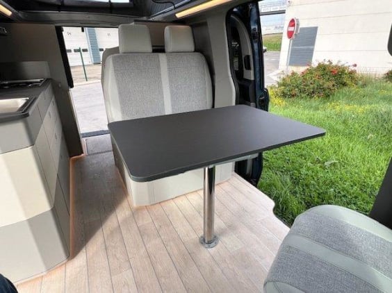 Westfalia KELSEY NOUVEAU FORD TRANSIT CUSTOM 136 Cv BVA Gris Magnetic 
