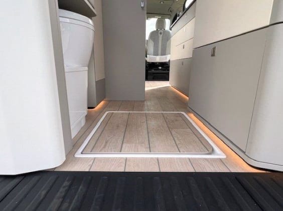 Westfalia KELSEY NOUVEAU FORD TRANSIT CUSTOM 136 Cv BVA Gris Magnetic 