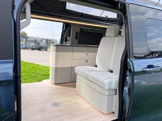 Westfalia KELSEY NOUVEAU FORD TRANSIT CUSTOM 136 Cv BVA Gris Magnetic 