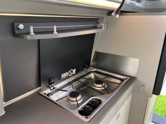 Westfalia KELSEY NOUVEAU FORD TRANSIT CUSTOM 136 Cv BVA Gris Magnetic 
