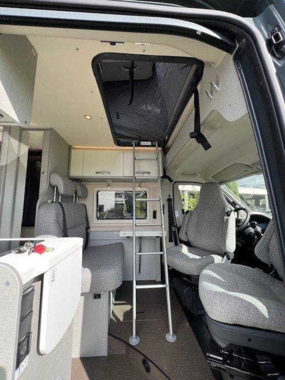 Hymer Camper Vans FREE 600 CAMPUS FIAT DUCATO 2.2L - 140 CV - BVM Gris Campovolo