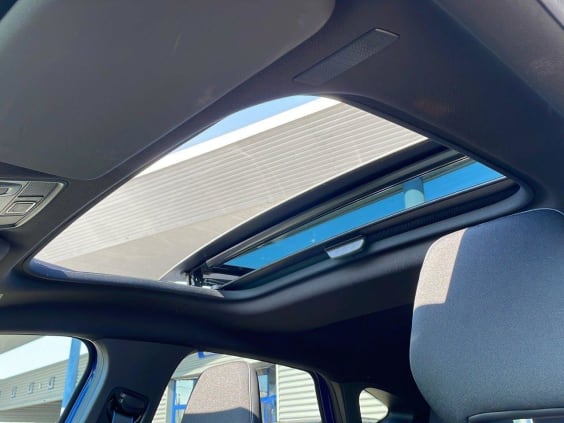 Renault CAPTUR Captur E-Tech full hybrid 145 ch esprit Alpine Bleu Iron Metal Toit Noir