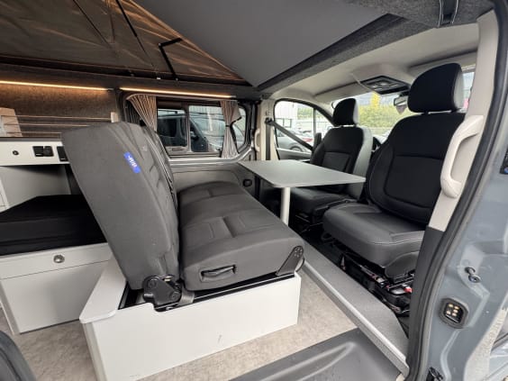 Stylevan Origin AUSTRAL IV RENAULT TRAFIC - 2.0 L DCI - 150 CV - BVM6 Gris Urbain