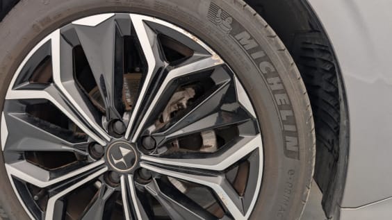 DS DS4 PureTech 130 EAT8 Rivoli Gris Platinium / Toit Noir Perla Nera