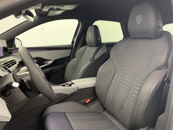 Peugeot 3008 Hybrid 145 e-DCS6 GT gris artense