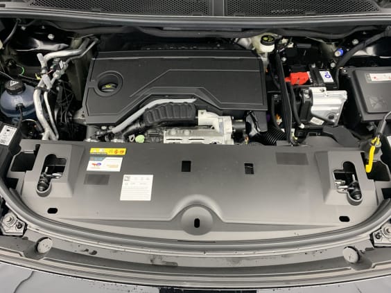 Peugeot 3008 Hybrid 145 e-DCS6 GT gris artense