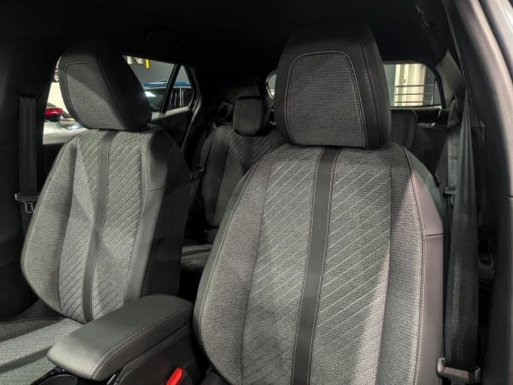 Peugeot 2008 Hybrid 145 e-DCS6 Allure Gris Sélénium