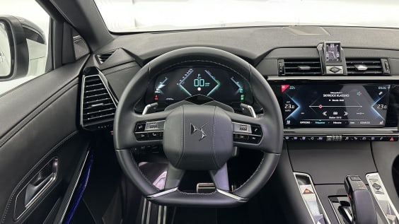 DS DS7 Crossback Ds7 crossback 1.6 Hybride E-Tense 300 EAT8 4x4 Rivoli Blanc Nacré