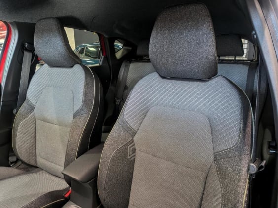 Renault CAPTUR Captur E-Tech full hybrid 160 ch Techno Rouge Flamme / Toit Noir