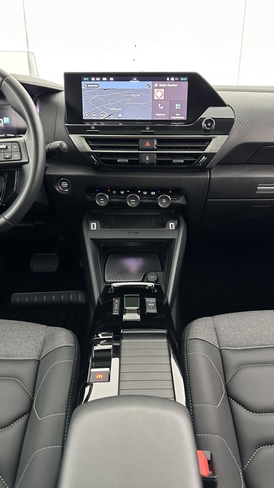 Citroën C4 X C4 x 1.2 PureTech 130ch Max EAT8 Noir Perla Nera
