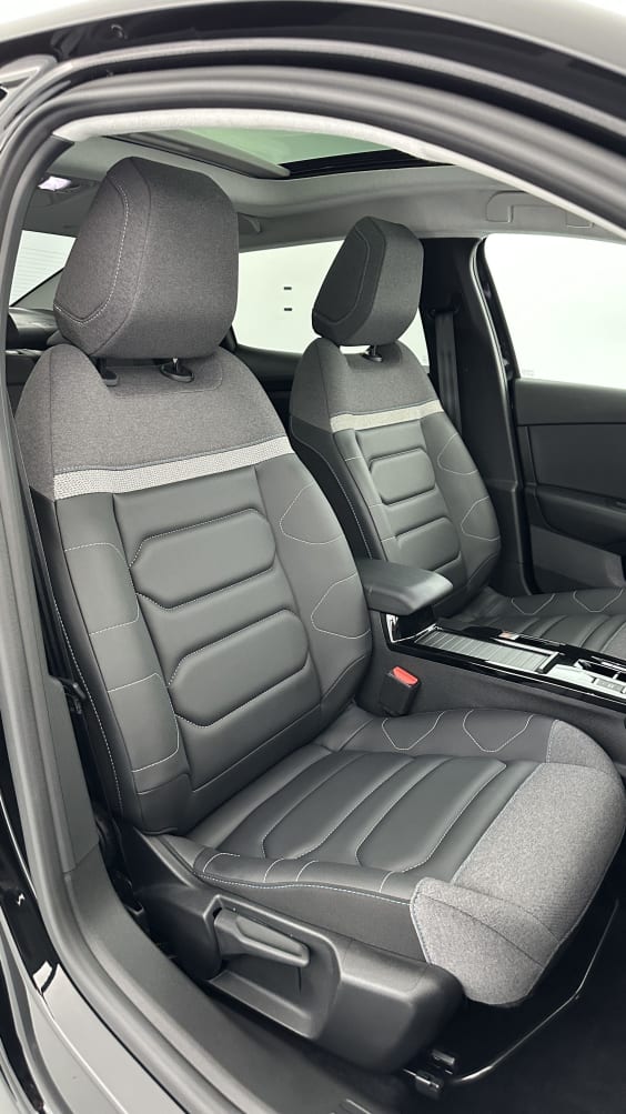 Citroën C4 X C4 x 1.2 PureTech 130ch Max EAT8 Noir Perla Nera