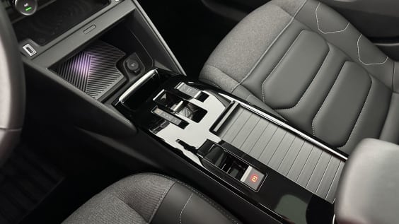 Citroën C4 X C4 x 1.2 PureTech 130ch Max EAT8 Noir Perla Nera