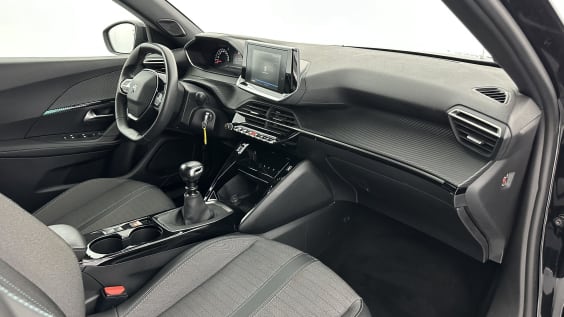 Peugeot 2008 2008 1.2 PURETECH 130CH ALLURE Noir Perla Nera