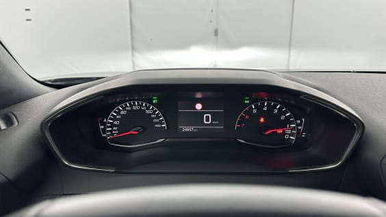 Peugeot 2008 2008 1.2 PURETECH 130CH ALLURE Noir Perla Nera