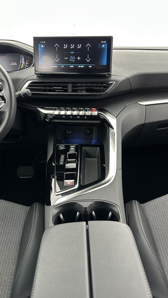 Peugeot 3008 3008 1.2 Hybrid 136ch Allure Pack e-DCS6 gris artense