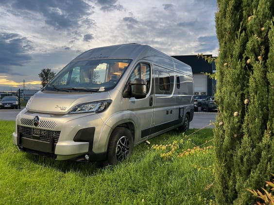 Pössl 2WIN PLUS - ELEGANCE CITROEN JUMPER 2.2L 140 CV - AT8 Gris Artense 