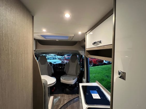 Pössl 2WIN PLUS - ELEGANCE CITROEN JUMPER 2.2L 140 CV - AT8 Gris Artense 