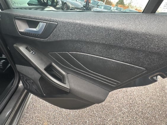 Ford Focus 1.5 ecoblue 115 st-line  bva8 Gris Magnétique