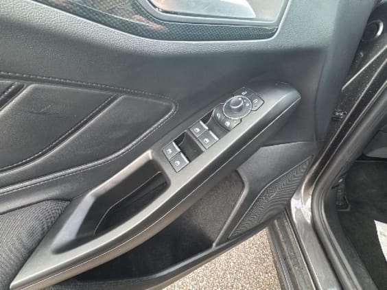 Ford Focus 1.5 ecoblue 115 st-line  bva8 Gris Magnétique