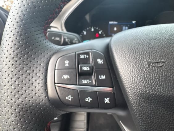 Ford Focus 1.5 ecoblue 115 st-line  bva8 Gris Magnétique