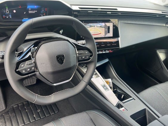 Peugeot 308 Hybrid 136 e-DCS6 Allure Vert Olivine Metal