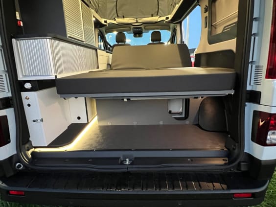 Hanroad TREK 4 - Wild Edition NOUVEAU RENAULT TRAFIC 2.0L DCI 130 CV - BVM6 Blanc 
