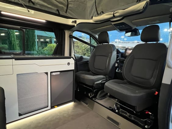 Hanroad TREK 4 - Wild Edition NOUVEAU RENAULT TRAFIC 2.0L DCI 130 CV - BVM6 Blanc 