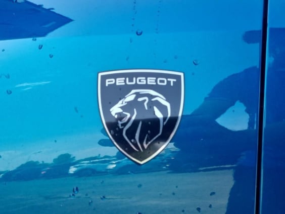 Peugeot 3008 Hybrid 145 gt e-dcs6 Bleu Obsession