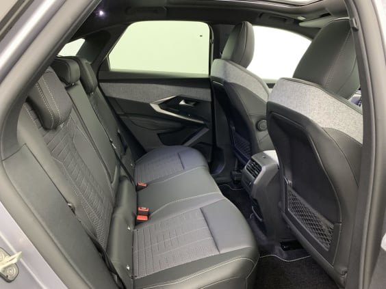 Peugeot 3008 Hybrid 145 e-DCS6 GT gris artense